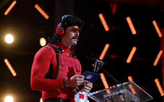 Video Game Streamer Dr. Disrespect Turns Heads At 49ers Training Camp